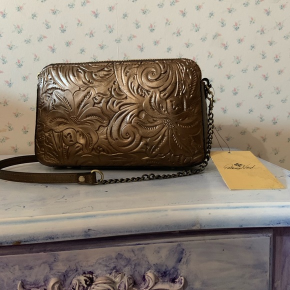 Patricia Nash Handbags - Patricia Nash Tooled Antique Collection Crossbody